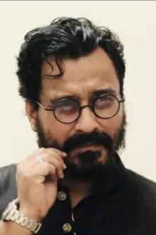 Khijir Hayat Khan como: Major Luthfur