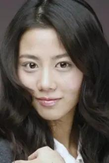 Lee Ah-jin como: Yoon Eun-bi