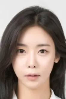 Kim Min como: Hye-jin