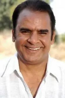 Ravi Jhankal como: 