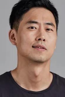Yun Ki-chang como: Jin Xia's Supervisor