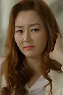 Jeon Eun-jin como: Pension manager