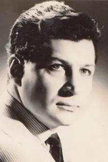 Mihail Vasile Boghiță como: Tudor Şoimaru