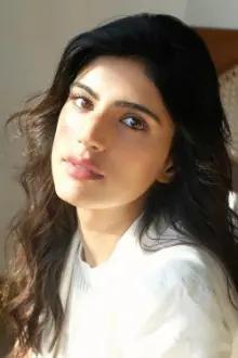 Medha Rana como: Natasha Sabharwal