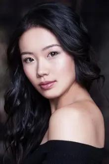 Jennifer Hui como: Alexa Lang