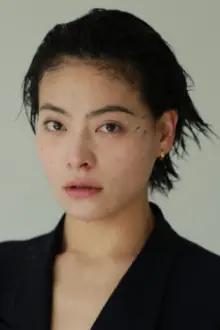 Koharu Sugawara como: Mia Iriomote
