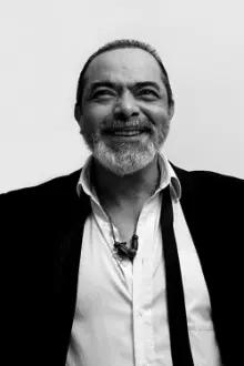 Hugo Albores como: Dr. Villalba