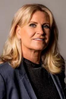 Camilla Kvartoft como: Host