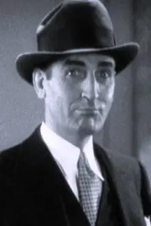 James Crane como: Count Luigi Pallavicini