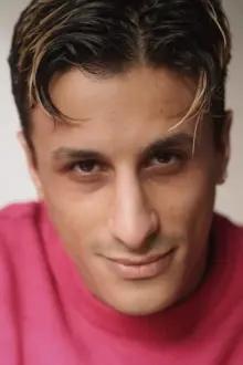 Farid Bechara como: Reno
