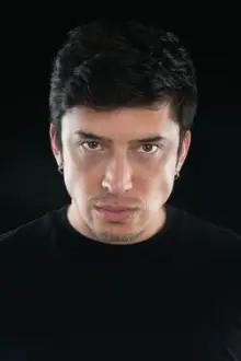 David Trejos como: Julio Cabello
