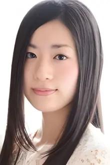 Mari Shiraishi como: Mai
