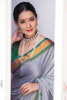 Urmilla Kothare como: Jayashri Mokashi