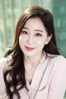 Kim Ha Young como: Sook Hee