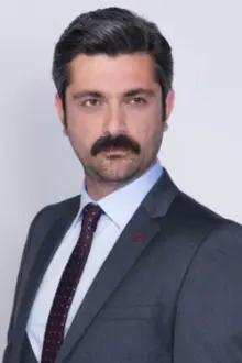 Oktay Gürsoy como: Ferhat Karacabey