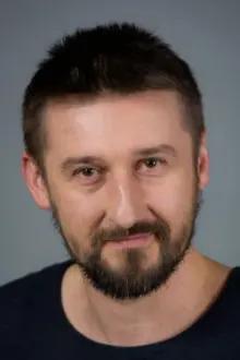 Ionuţ Caras como: Gheorghe Haşiu