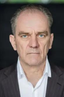 Eckehard Hoffmann como: Direktor