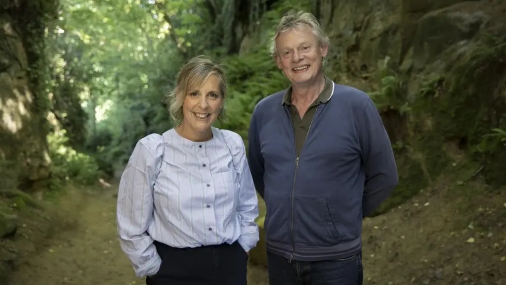 Mel Giedroyc & Martin Clunes Explore Britain by the Book