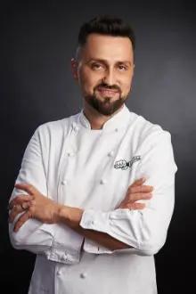 Orlando Zaharia como: Chef