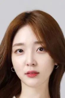 Kim Ji Eun como: Team Leader Seo