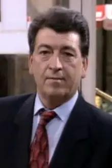 Alfonso Lussón como: Tío de Rober
